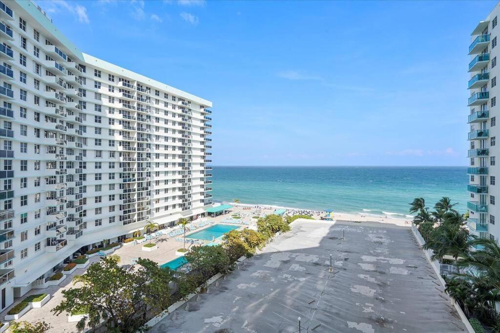 Beachfront 2 Bedroom At Tides Hollywood 8Th Floor Buitenkant foto