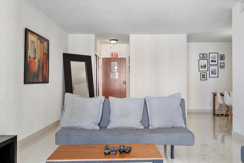 Beachfront 2 Bedroom At Tides Hollywood 8Th Floor Buitenkant foto