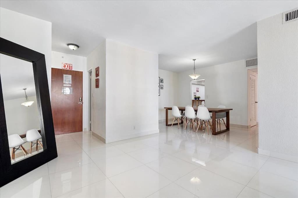 Beachfront 2 Bedroom At Tides Hollywood 8Th Floor Buitenkant foto