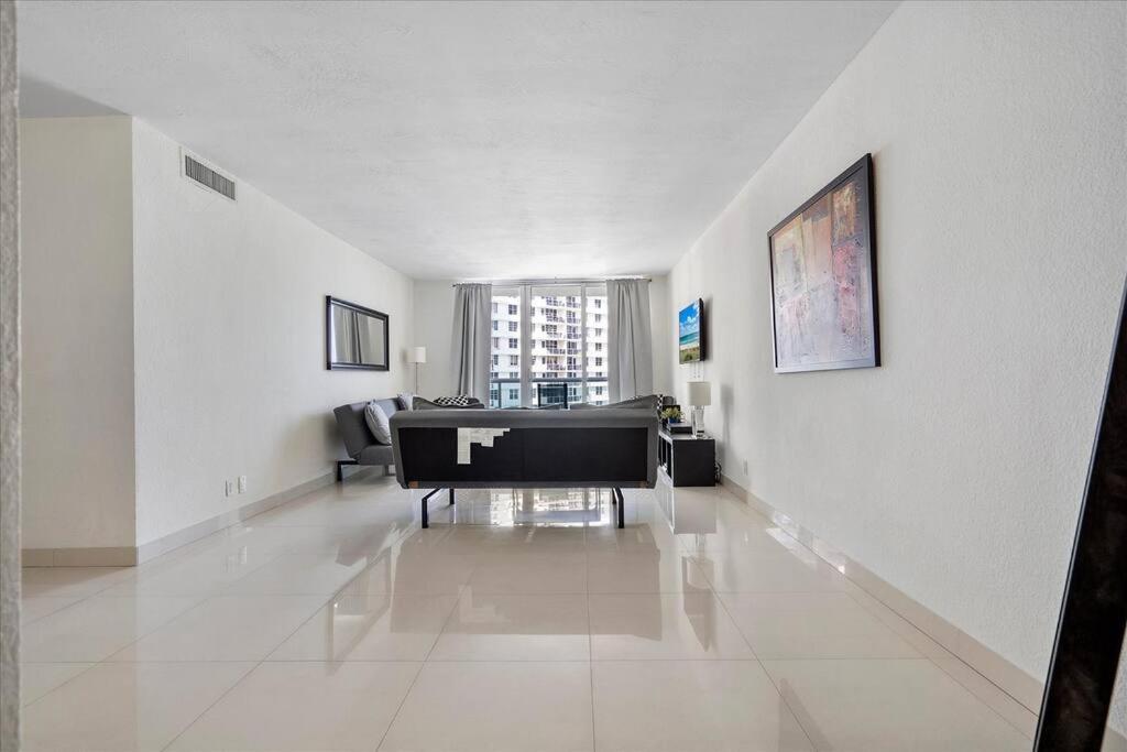 Beachfront 2 Bedroom At Tides Hollywood 8Th Floor Buitenkant foto