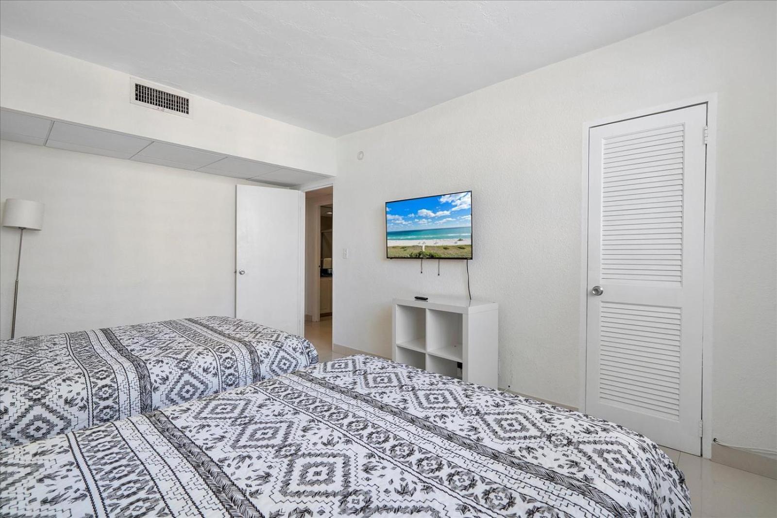 Beachfront 2 Bedroom At Tides Hollywood 8Th Floor Buitenkant foto
