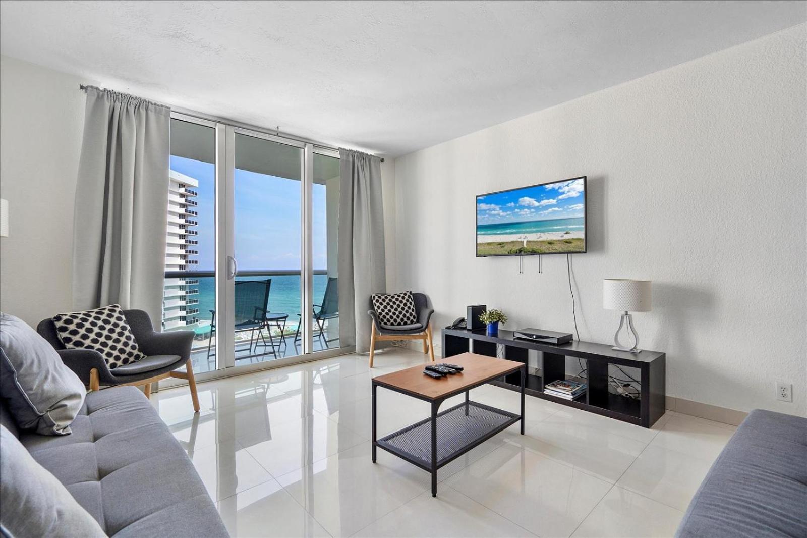 Beachfront 2 Bedroom At Tides Hollywood 8Th Floor Buitenkant foto